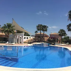 Сasa de vacaciones House Sleeps 6, Large Pool Walk To, Vera